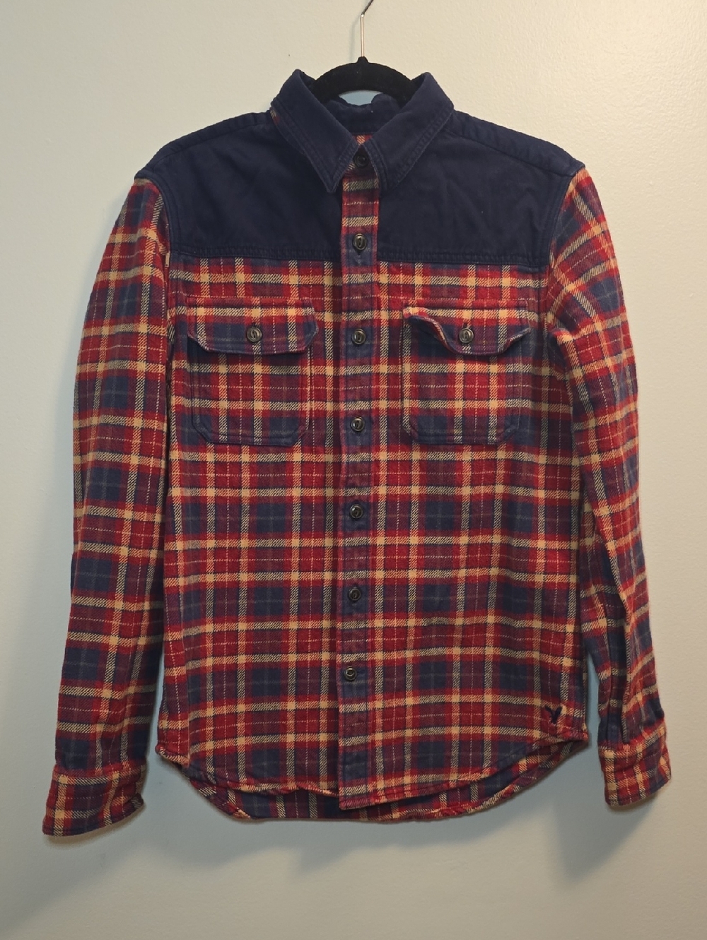 American Eagle Outfitters Flannel Button Up Shirt Men's M Long Sleeve Plaid Red